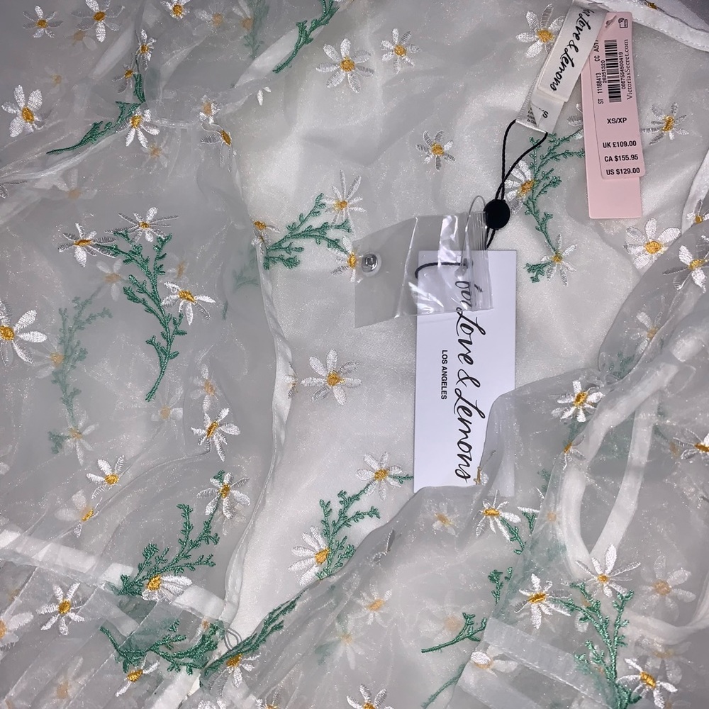 Lia Robe
For Love & Lemons - Picture 5 of 8